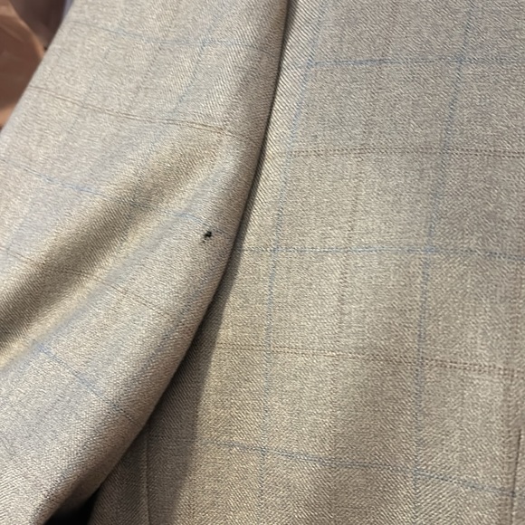 Nice 46 Tall blazer, tiny tear on one sleeve (see pics). Worn once or twice - Picture 8 of 8